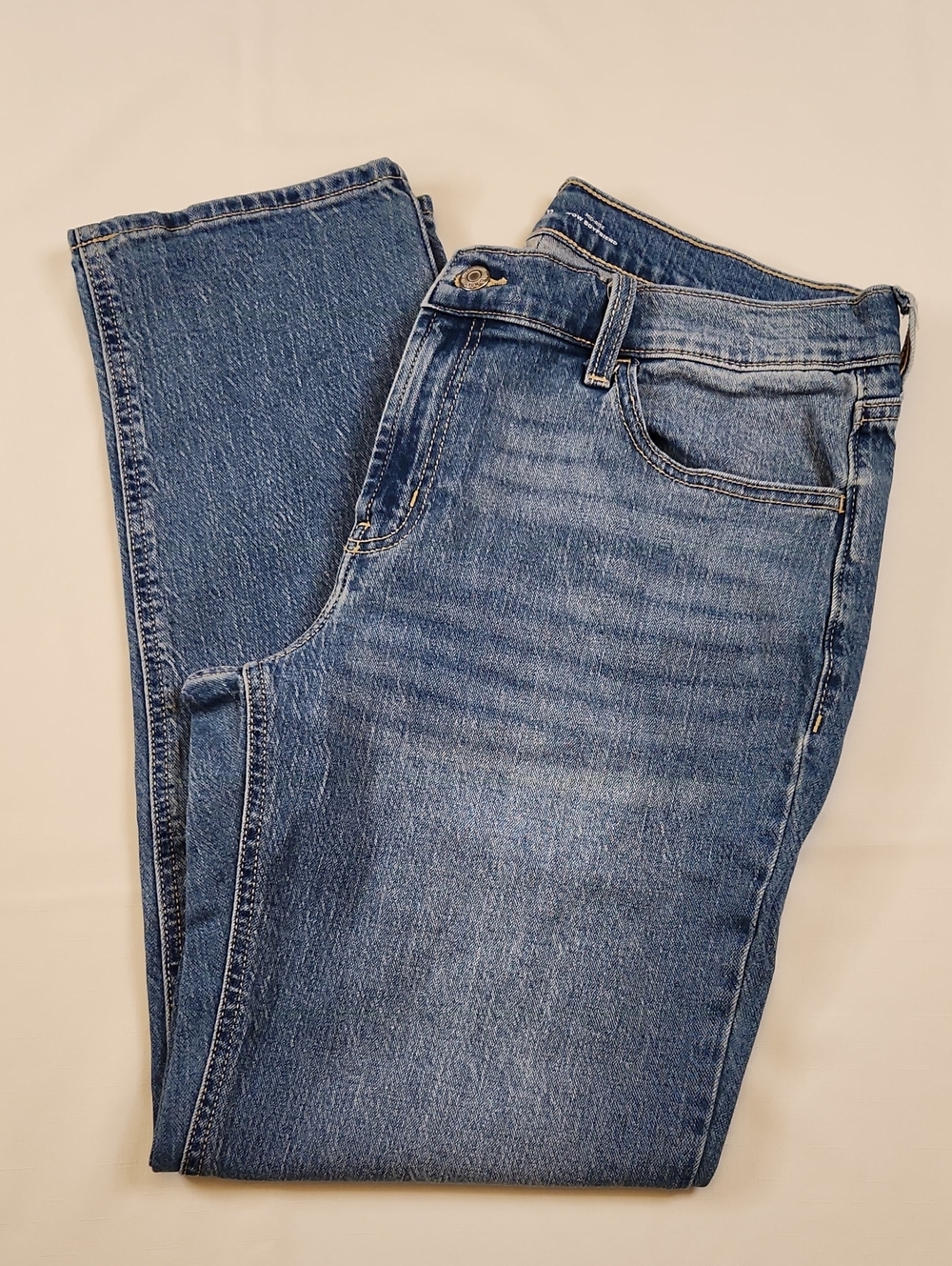 Old Navy Mid-Rise Wow Boyfriend Straight Jeans Size 12